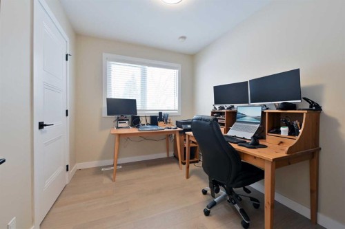 6427 Lombardy Crescent Sw, Calgary, AB - Indoor Photo Showing Office