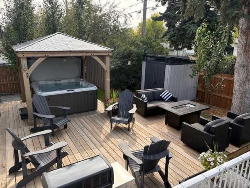6427 Lombardy Crescent Sw, Calgary, AB - Outdoor With Deck Patio Veranda With Exterior