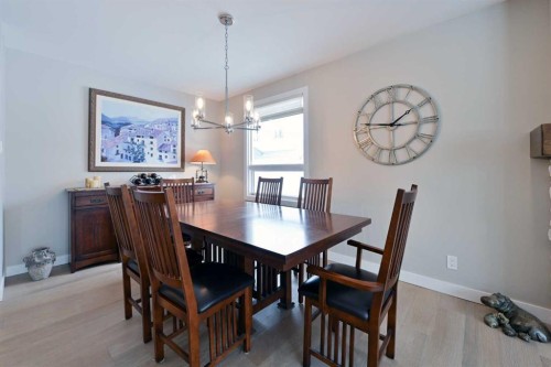 6427 Lombardy Crescent Sw, Calgary, AB - Indoor Photo Showing Dining Room