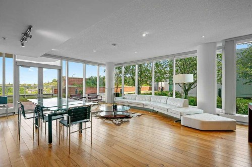603-433 11 Avenue Se, Calgary, AB - Indoor Photo Showing Living Room