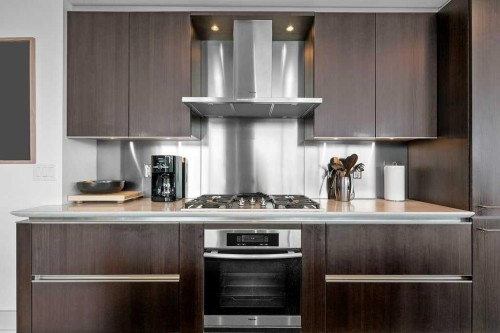 603-433 11 Avenue Se, Calgary, AB - Indoor Photo Showing Kitchen