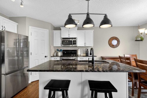 327 Chaparral Drive Se, Calgary, AB - Indoor Photo Showing Kitchen