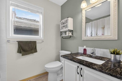 327 Chaparral Drive Se, Calgary, AB - Indoor Photo Showing Bathroom