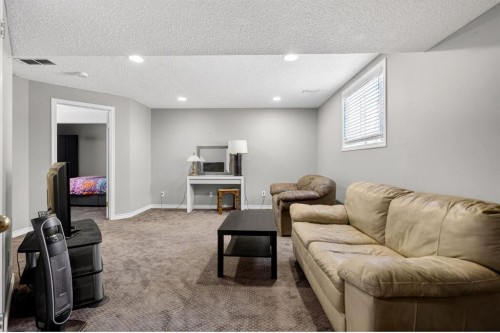 327 Chaparral Drive Se, Calgary, AB - Indoor