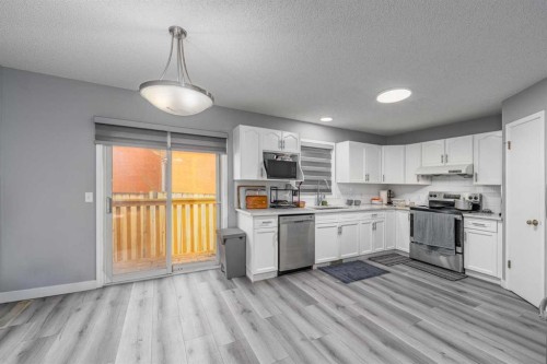 14 Coral Sands Place Ne, Calgary, AB - Indoor Photo Showing Kitchen