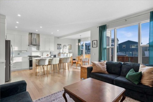 35 Cranbrook Mount Se, Calgary, AB - Indoor Photo Showing Living Room