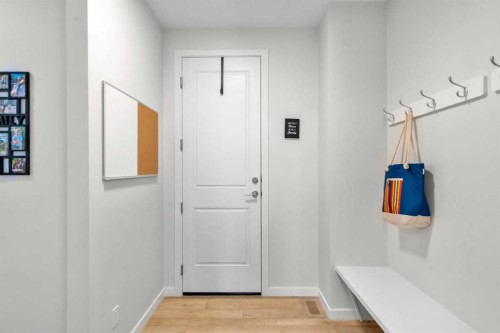 35 Cranbrook Mount Se, Calgary, AB - Indoor Photo Showing Other Room