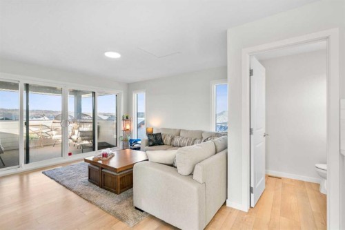 35 Cranbrook Mount Se, Calgary, AB - Indoor Photo Showing Living Room