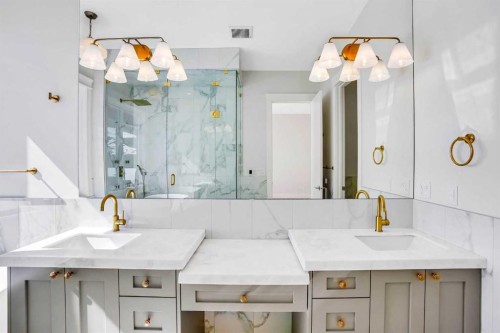 435 Patterson Boulevard Sw, Calgary, AB - Indoor Photo Showing Bathroom