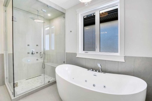 435 Patterson Boulevard Sw, Calgary, AB - Indoor Photo Showing Bathroom