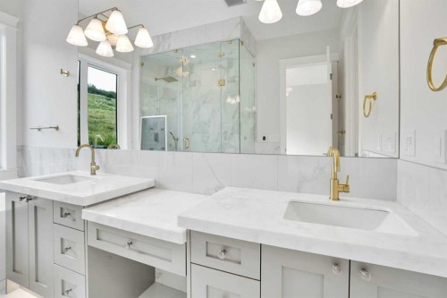 435 Patterson Boulevard Sw, Calgary, AB - Indoor Photo Showing Bathroom