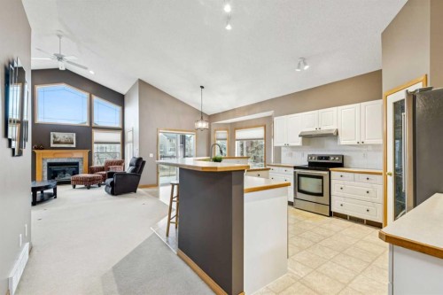 232 Springmere Place, Chestermere, AB - Indoor Photo Showing Kitchen