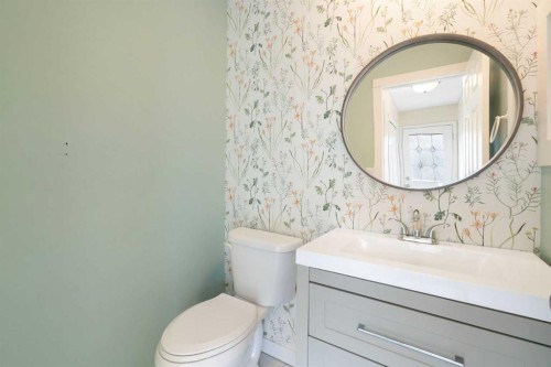 25 Mckernan Road Se, Calgary, AB - Indoor Photo Showing Bathroom