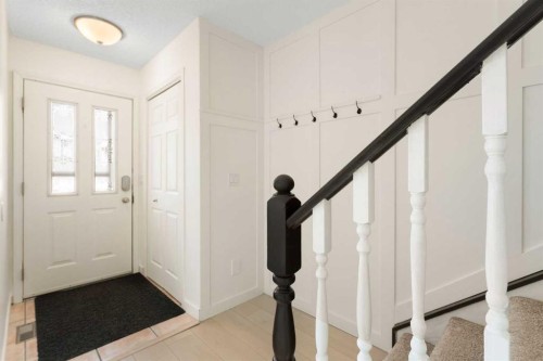 25 Mckernan Road Se, Calgary, AB - Indoor Photo Showing Other Room