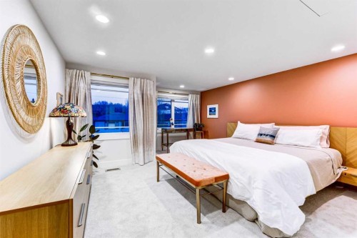 116 34A Street Nw, Calgary, AB - Indoor Photo Showing Bedroom