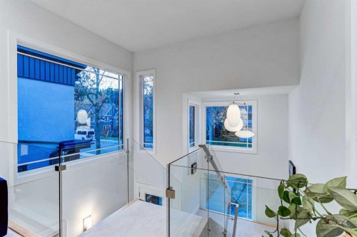 116 34A Street Nw, Calgary, AB - Indoor Photo Showing Other Room