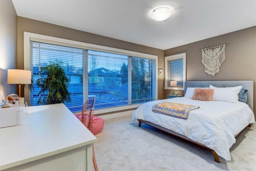 116 34A Street Nw, Calgary, AB - Indoor Photo Showing Bedroom