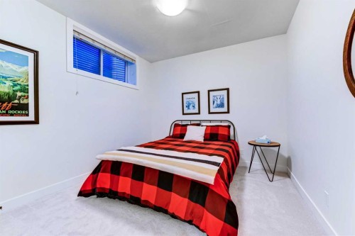 116 34A Street Nw, Calgary, AB - Indoor Photo Showing Bedroom