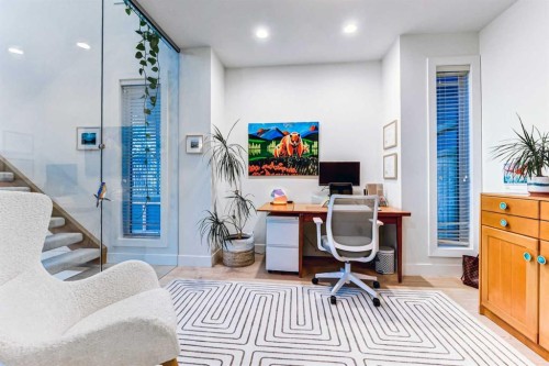 116 34A Street Nw, Calgary, AB - Indoor Photo Showing Office