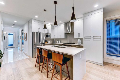 116 34A Street Nw, Calgary, AB - Indoor Photo Showing Kitchen With Double Sink With Upgraded Kitchen
