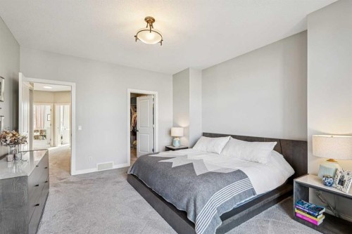 2012 50 Avenue Sw, Calgary, AB - Indoor Photo Showing Bedroom