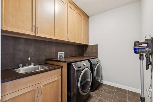 2012 50 Avenue Sw, Calgary, AB - Indoor Photo Showing Laundry Room