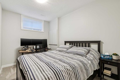 2012 50 Avenue Sw, Calgary, AB - Indoor Photo Showing Bedroom