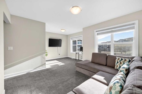 77 Belvedere Drive Se, Calgary, AB - Indoor Photo Showing Living Room
