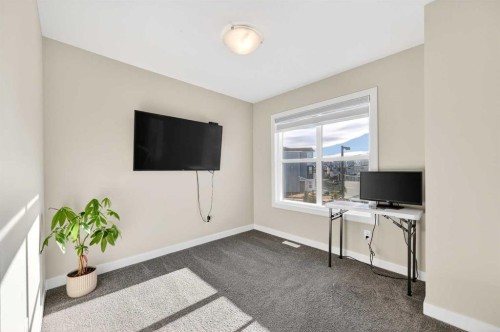 77 Belvedere Drive Se, Calgary, AB - Indoor Photo Showing Other Room