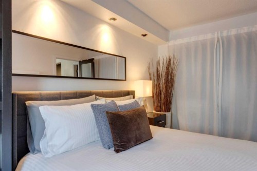 304-1904 10 Street Sw, Calgary, AB - Indoor Photo Showing Bedroom