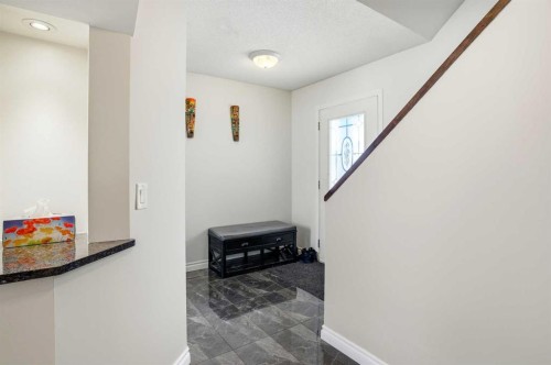 618 Citadel Drive Nw, Calgary, AB - Indoor Photo Showing Other Room