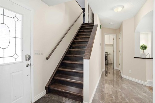 618 Citadel Drive Nw, Calgary, AB - Indoor Photo Showing Other Room