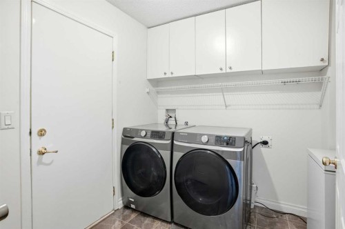 618 Citadel Drive Nw, Calgary, AB - Indoor Photo Showing Laundry Room