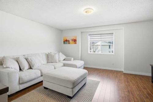 618 Citadel Drive Nw, Calgary, AB - Indoor Photo Showing Living Room