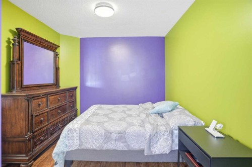 618 Citadel Drive Nw, Calgary, AB - Indoor Photo Showing Bedroom