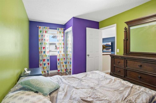 618 Citadel Drive Nw, Calgary, AB - Indoor Photo Showing Bedroom