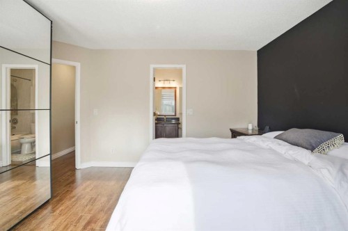 618 Citadel Drive Nw, Calgary, AB - Indoor Photo Showing Bedroom