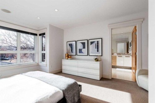 2613 3 Avenue Nw, Calgary, AB - Indoor Photo Showing Bedroom