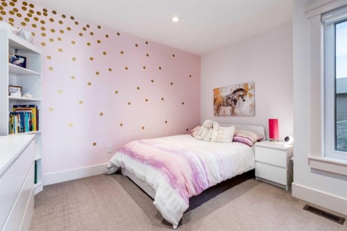 2613 3 Avenue Nw, Calgary, AB - Indoor Photo Showing Bedroom