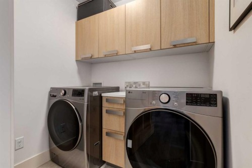 2613 3 Avenue Nw, Calgary, AB - Indoor Photo Showing Laundry Room
