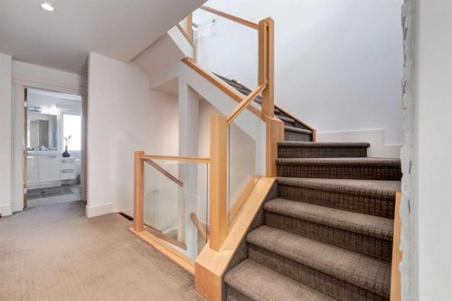 2613 3 Avenue Nw, Calgary, AB - Indoor Photo Showing Other Room