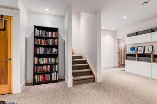 2613 3 Avenue Nw, Calgary, AB - Indoor Photo Showing Other Room