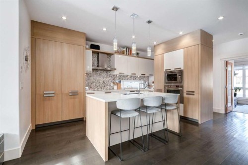 2613 3 Avenue Nw, Calgary, AB - Indoor Photo Showing Kitchen With Upgraded Kitchen