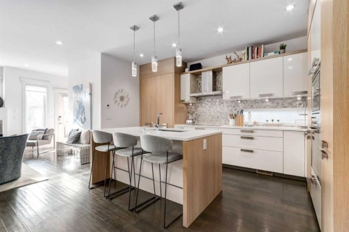 2613 3 Avenue Nw, Calgary, AB - Indoor Photo Showing Kitchen With Upgraded Kitchen