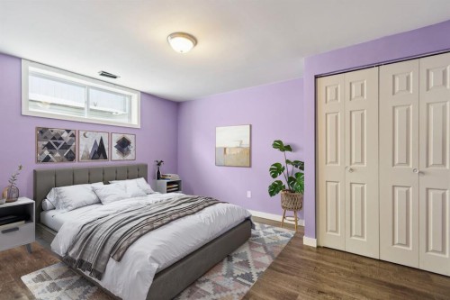389 Capri Avenue Nw, Calgary, AB - Indoor Photo Showing Bedroom