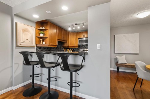 603-1011 12 Avenue, Calgary, AB - Indoor Photo Showing Kitchen