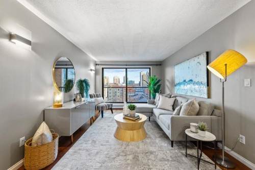 603-1011 12 Avenue, Calgary, AB - Indoor Photo Showing Living Room
