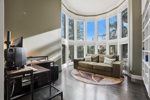 311 Coach Light Bay Sw, Calgary, AB - Indoor