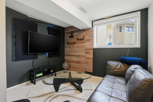 311 Coach Light Bay Sw, Calgary, AB - Indoor