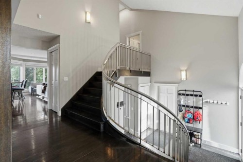 311 Coach Light Bay Sw, Calgary, AB - Indoor Photo Showing Other Room